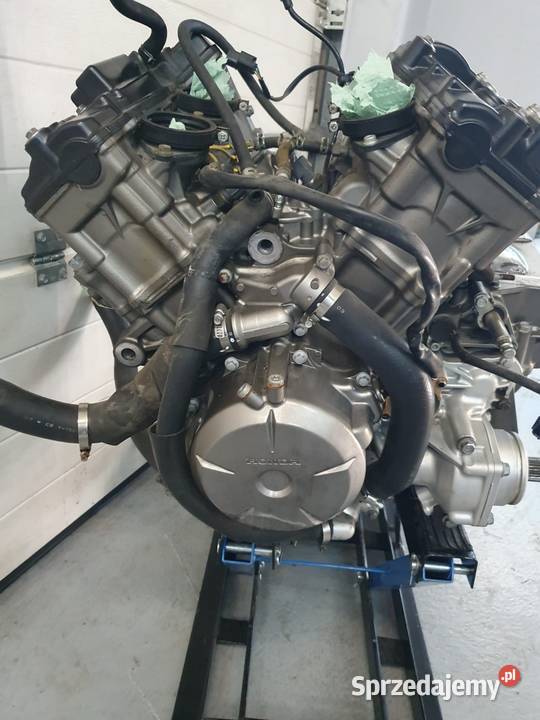 Honda VFR 1200 F 0916 silnik kompletny gwarancja Nowy Tomyśl sprzedam