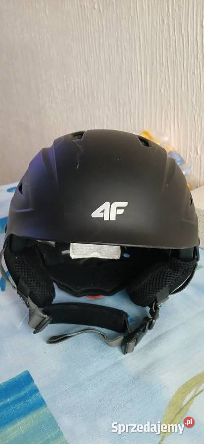 Kask 4f czarny 5354 używany