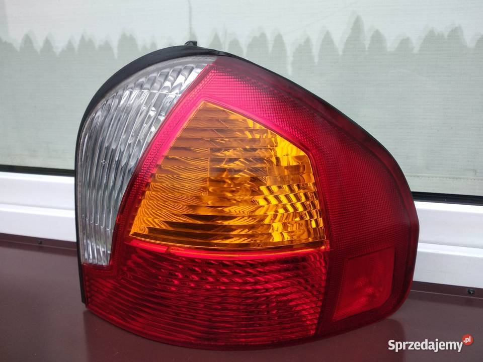 Hyundai Santa Fe I 1 lampa tył tylna prawa