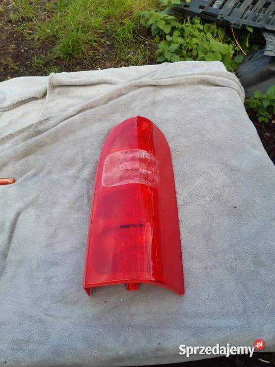 Lampa tylna prawa Renault Master II 7700352703 osobowe