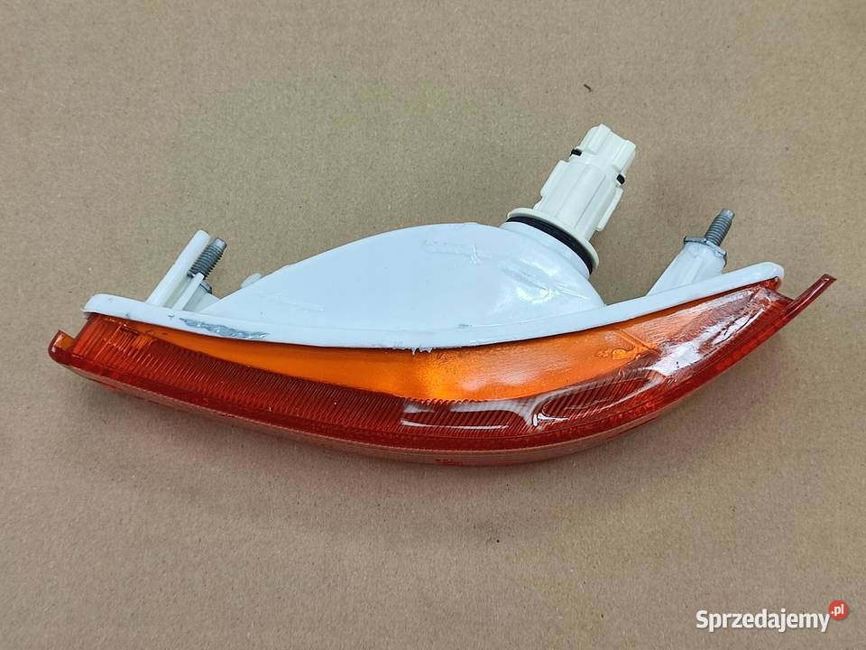 KIERUNKOWSKAZ LEWY PRZÓD TOYOTA COROLLA E9 osobowe sprzedam