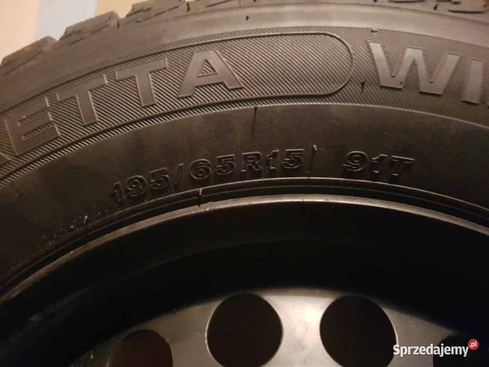 VW Golf 7 Sprzedam 4 koła opony zimowe Barum śląskie