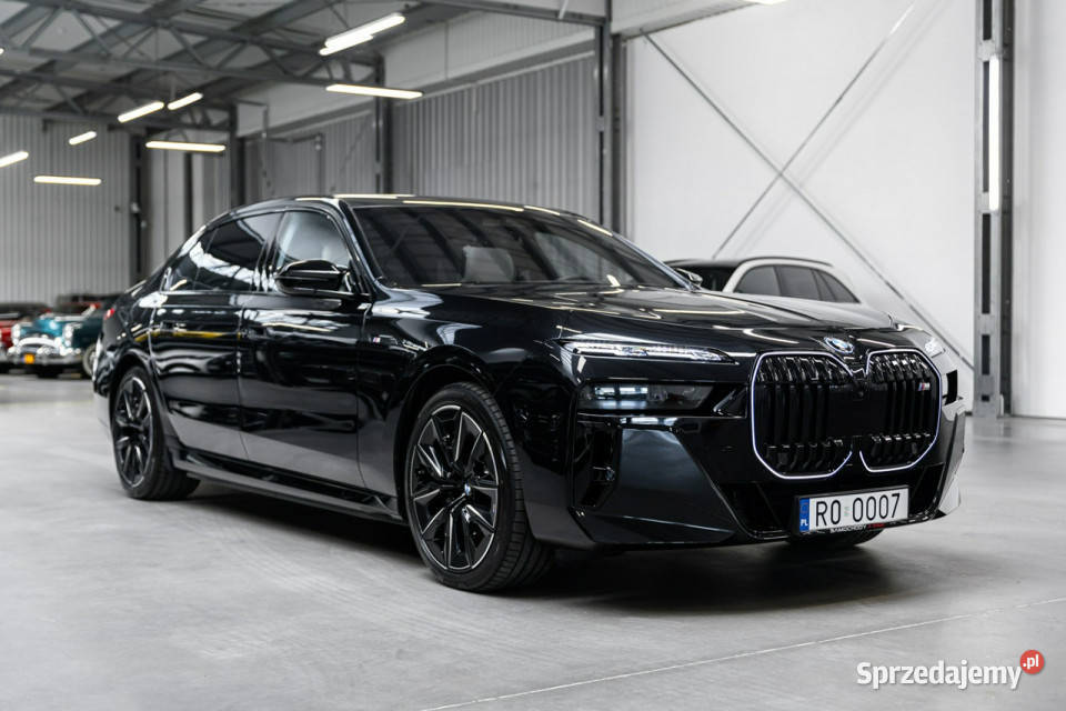 BMW M760 Gwarancja 012029 Pełne wyposażenie PPF ESP Węgrzce sprzedam