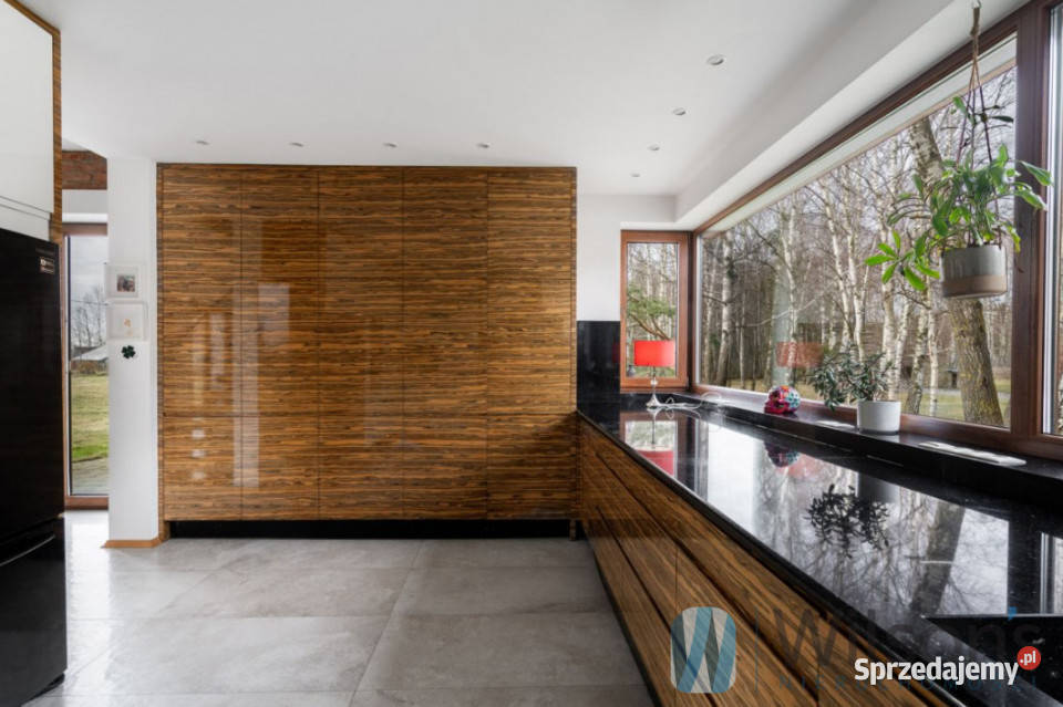 sprzedaży domu wolnostojącego 560m2 Osieck Ks sprzedam