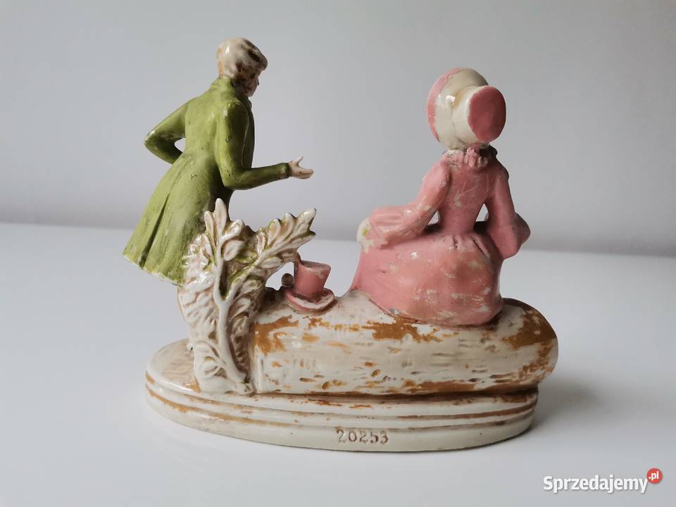 Stara przedwojenna figurka porcelanowa