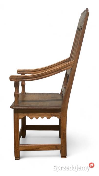 Oryginalny stary drewniany fotel tron w Gryfice