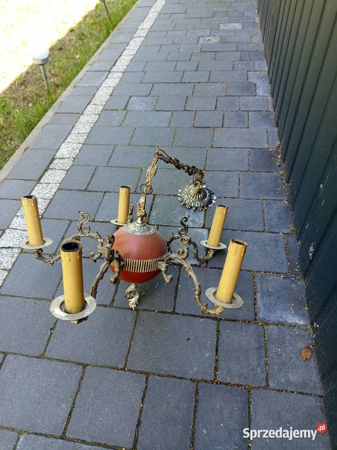Żyrandol z czasów PRL Serock