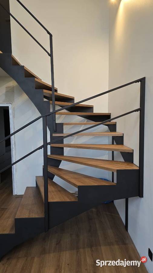 Schody wewnętrzne metalowe drewniane Loft Skępe