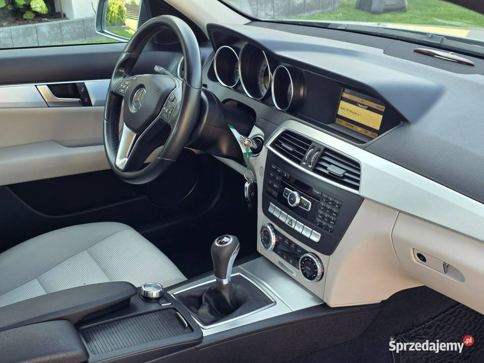 Mercedes C 200 AVANTGARDE niski przebieg el lakier metallic Czarnków