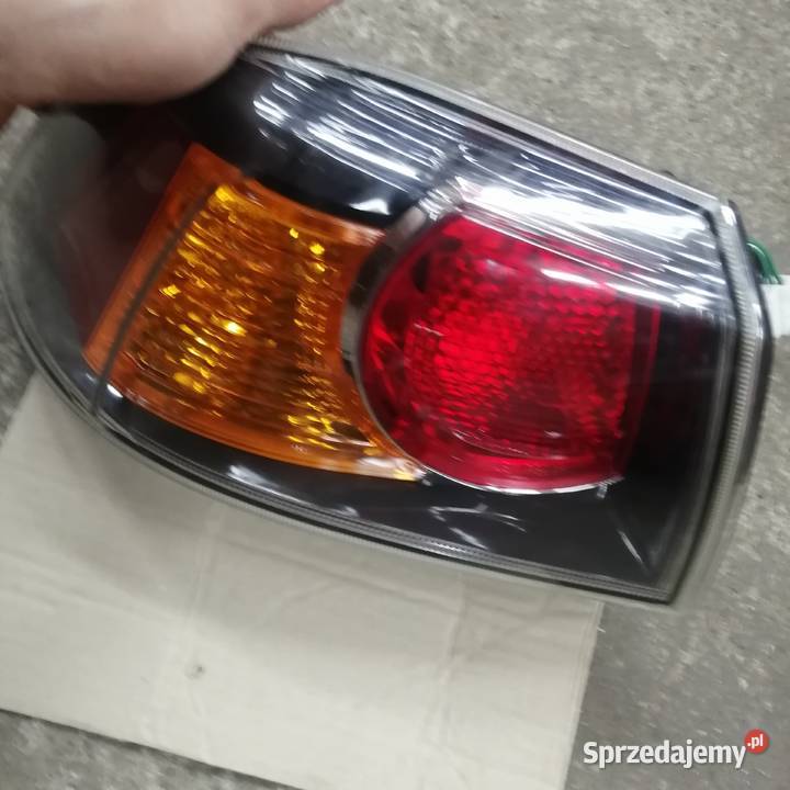 Lampa Mitsubishi lancer sedan lewy tył