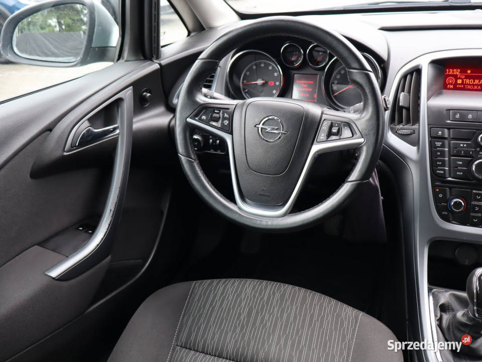 Opel Astra 14 T Rok produkcji 2012 Katowice