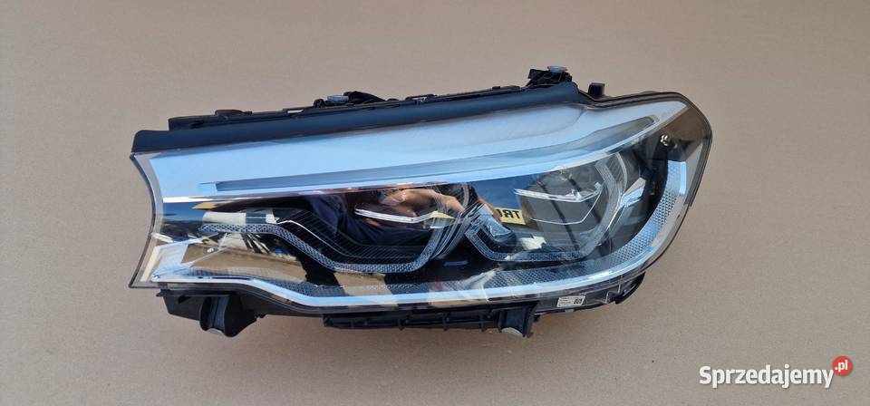 BMW 5 G30 G31 LAMPA REFLEKTOR ADAPTIVE LED LEWA osobowe Bieleń