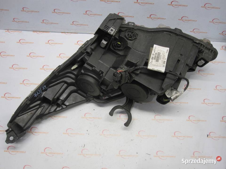 PEUGEOT 3008 I 12r lampa prawa przód 9685472680