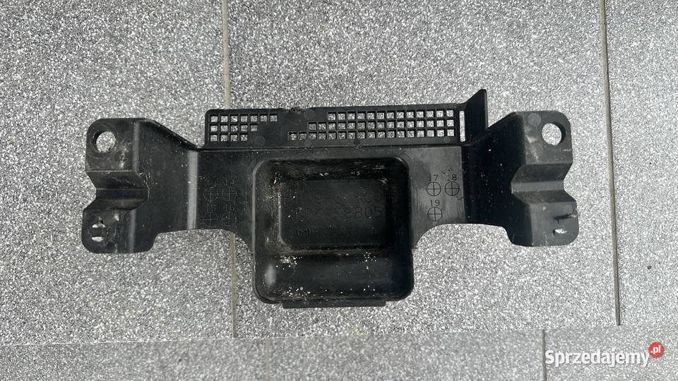 Mazda 3 BM Osłona Maskownica BHN9501C0 Radziszów sprzedam