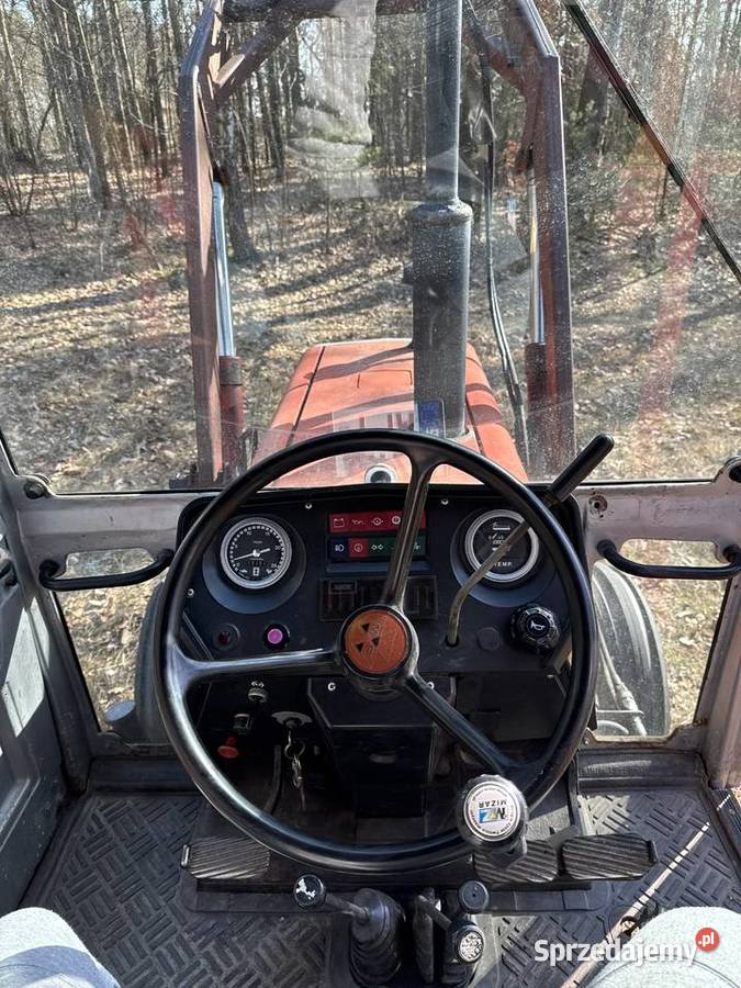 Ciągnik Massey Ferguson 675 Ładowacz czołowy tur