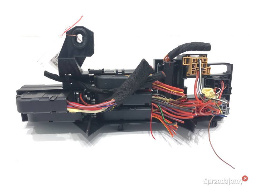 SKRZYNKA BEZPIECZNIKÓW AUDI A6 C7 Kombi 1118 20