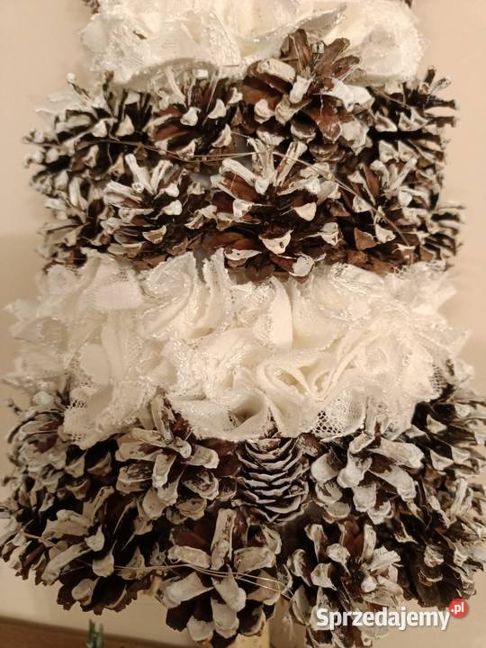 Nietuzinkowa choinka z szyszek sprzedam