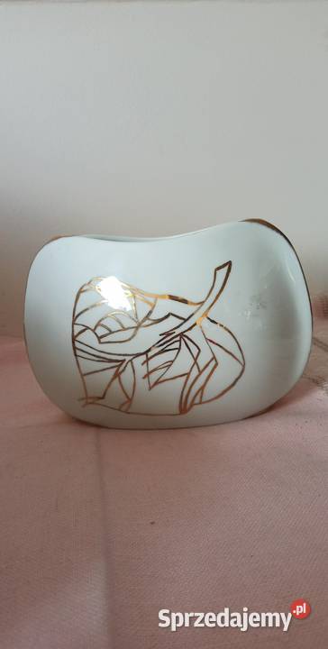 Wazon ze złotym liściem
Syg SL 2000 Na białej