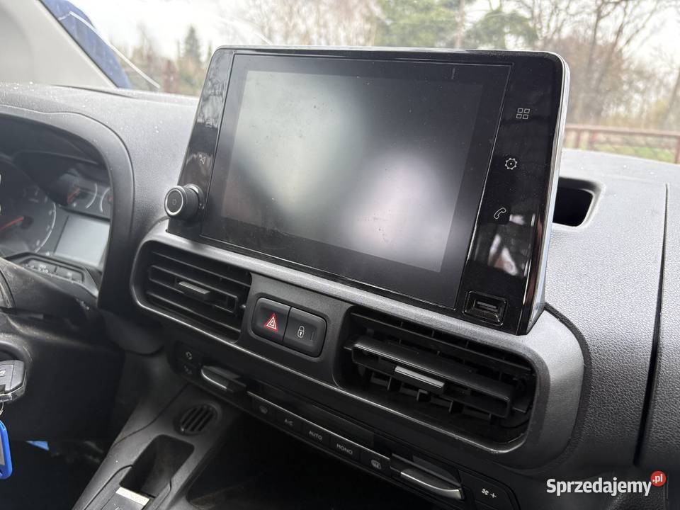 Opel Combo E wyświetlacz LCD deska podkarpackie Przeworsk
