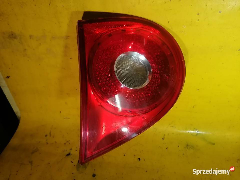 lampa tył lewa z klapy 28508004 VW Golf 5 łódzkie Piotrków Trybunalski