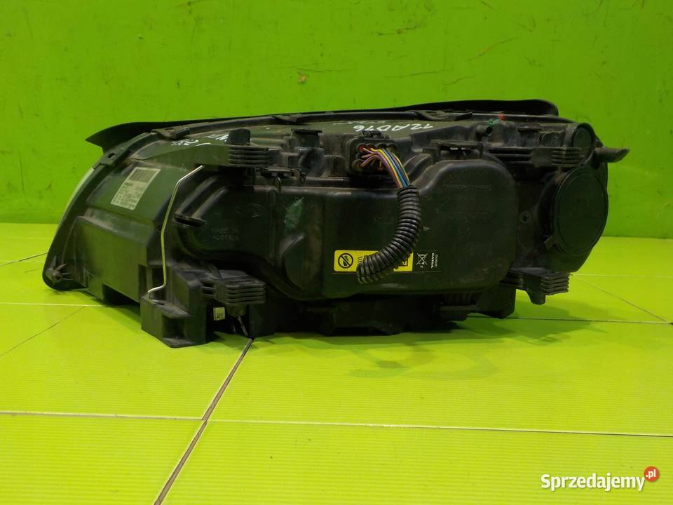 VOLVO S80 II 08r lampa prawa przod XENON