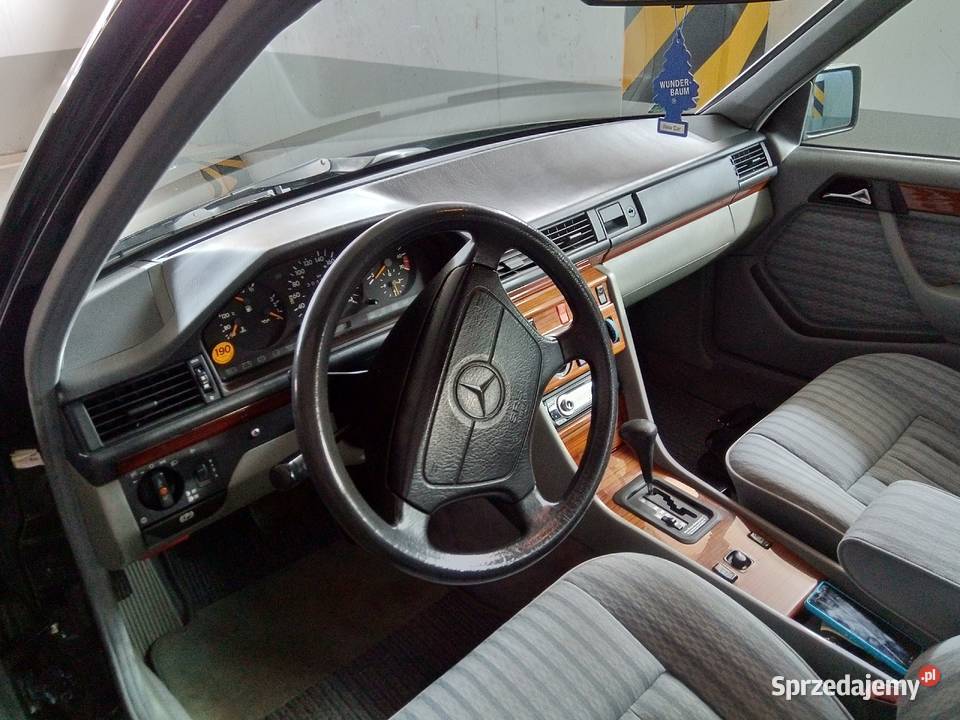 Mercedes W124 zadbany youngtimer 20 ben automat Panienka