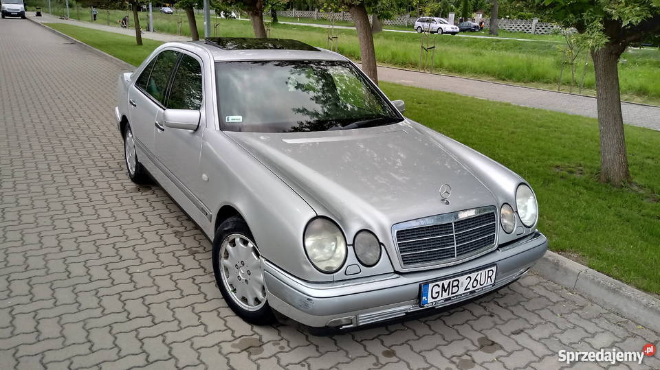 MercedesBenz w210 30 TurboDiesel Xenon Skóra światła przeciwmgielne Klasa E pomorskie Malbork