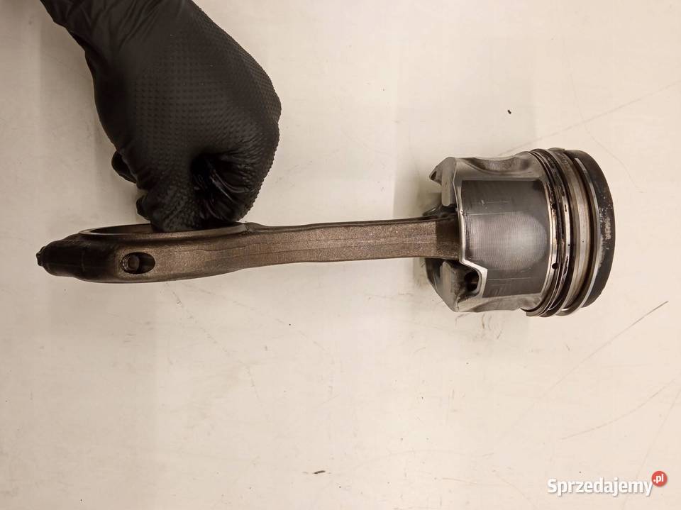 TŁOK 83L82 30 TDI VW Volkswagen Touareg I