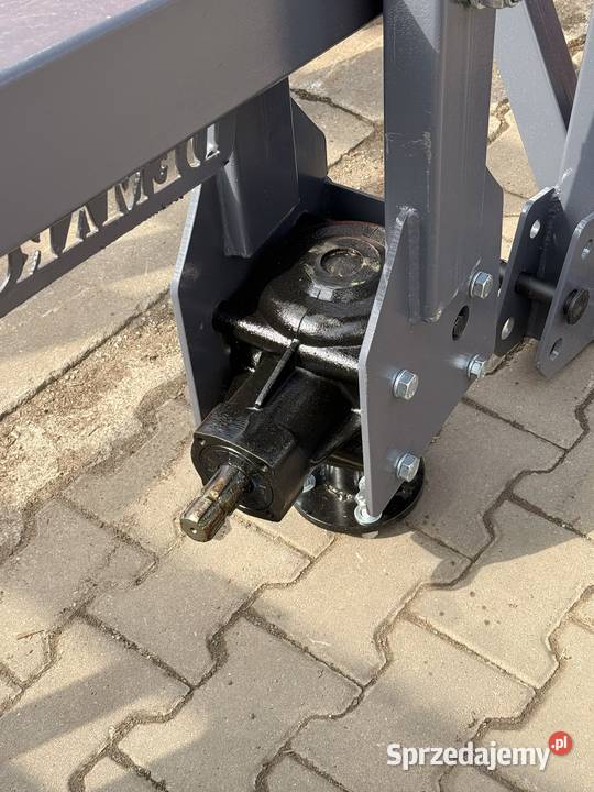 Wiertnicaświder ziemny Maszyny rolnicze Zawadzkie