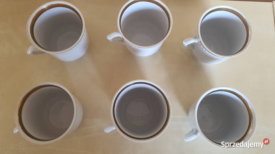 6 filiżanek z czasów PRLu Leżajsk