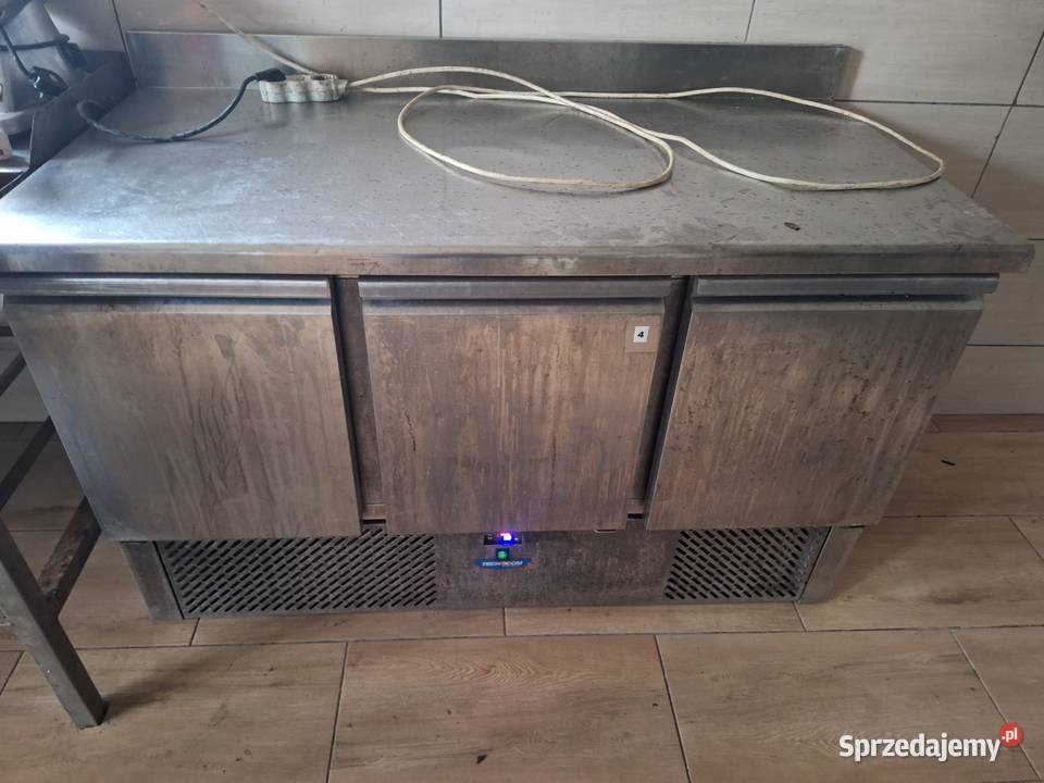 Stół rozbiorowy z szafkami Warszew