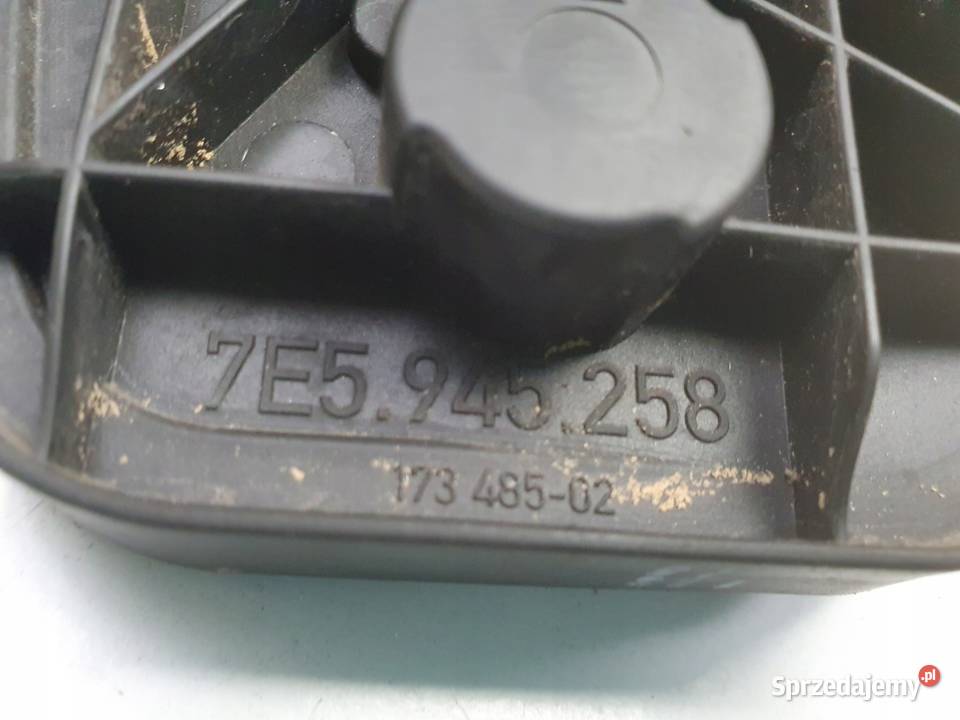 VW Transporter T5 lift PRAWY TYLNY WKŁAD LAMPY Części samochodowe Chełm