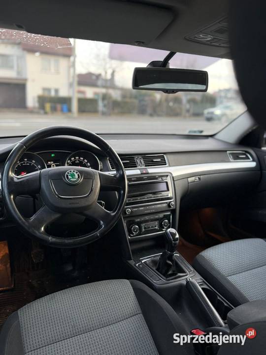 Skoda Superb II 14 14 Benzyna 122 2011r 296 000 Superb