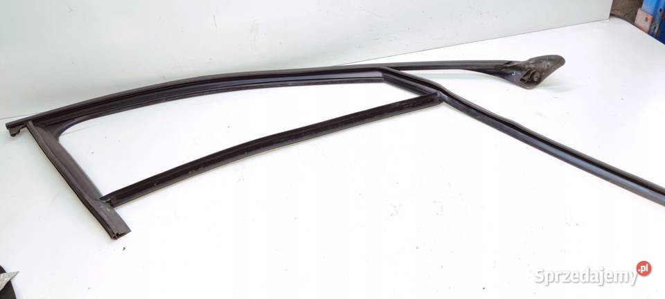 USZCZELKA DRZWI PRAWY PRZÓD AUDI A6 C7 4G0837432 Uszczelki Przystajń