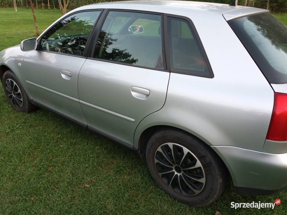 Audi a3 5Drzwi 16bgaz ładne zadbane srebrny Kielce