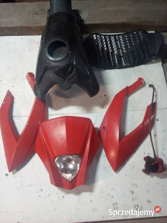 Czasza boczki zbiornik zacisk Derbi Gilera