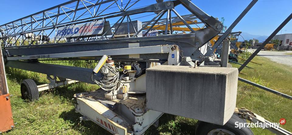 Żuraw samowznoszący Terex CBR 21 16 2006 1 600 Poznań