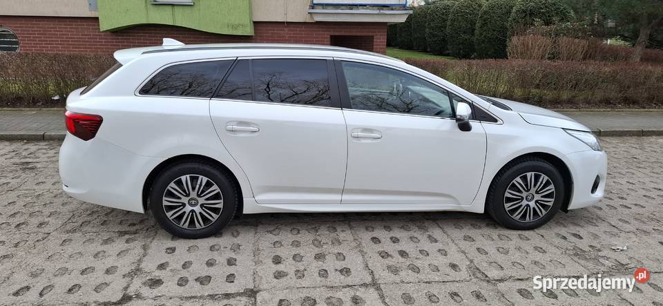 Toyota Avensis 18 benzyna Polski salon ABS Elbląg