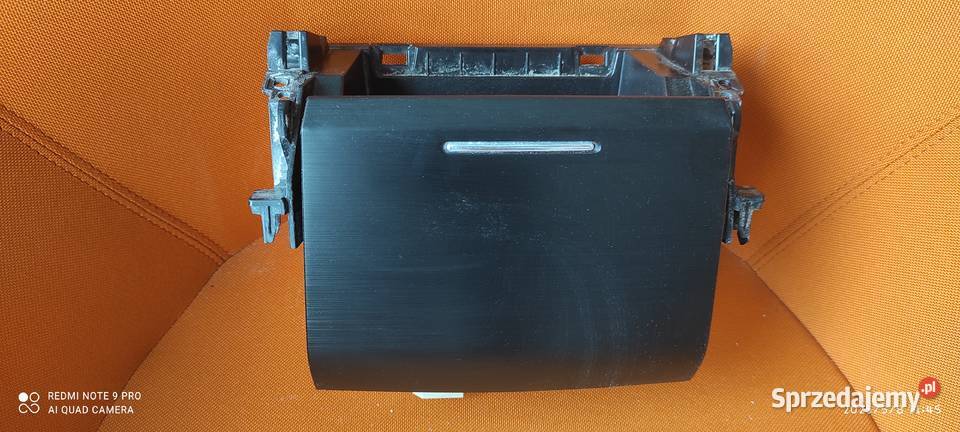 SCHOWEK DESKI ROZDZIELCZEJ ŚRODKOWY GNIAZDO USB Częstochowa sprzedam