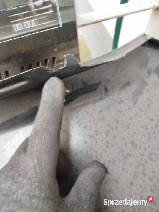 Fiat uno MK1 błotnik prawy przod Ryn