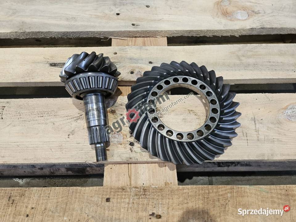 Wałek atakujący z kołem Z14x31 John Deere 6155M Byków