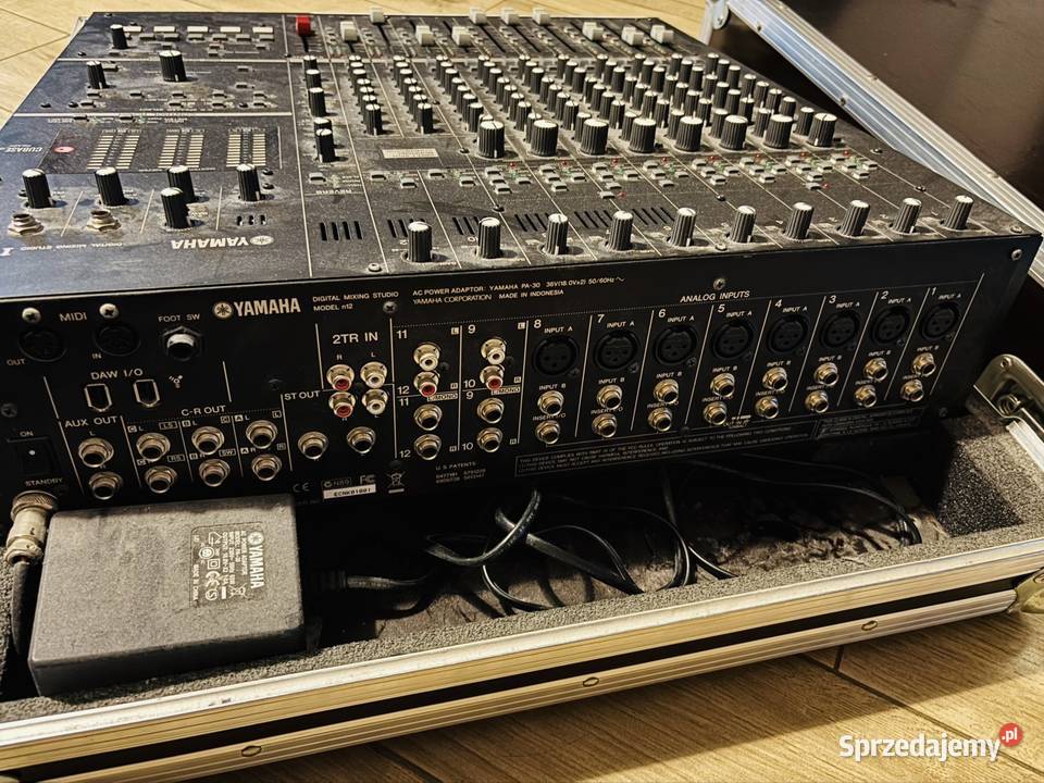 Yamaha n12 mikser cyfrowy pult interfejs live Wzmacniacze i pokrewne Perlino