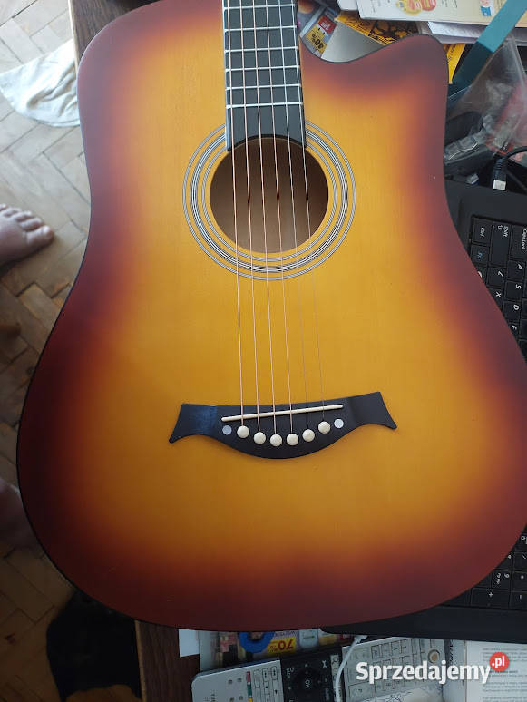 Gitara akustyczna 6 strunowa z akcesoriami flamenco