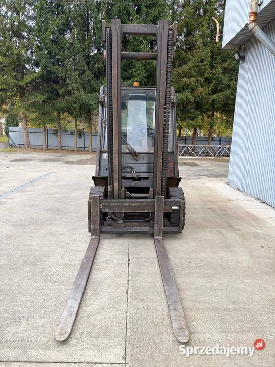 WÓZEK WIDŁOWY LINDE H40T 2011 Wózki widłowe Trzebunia
