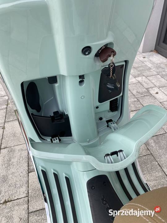 Vespa Primavera 125 5600 oryginalny lakier benzyna małopolskie Trąbki