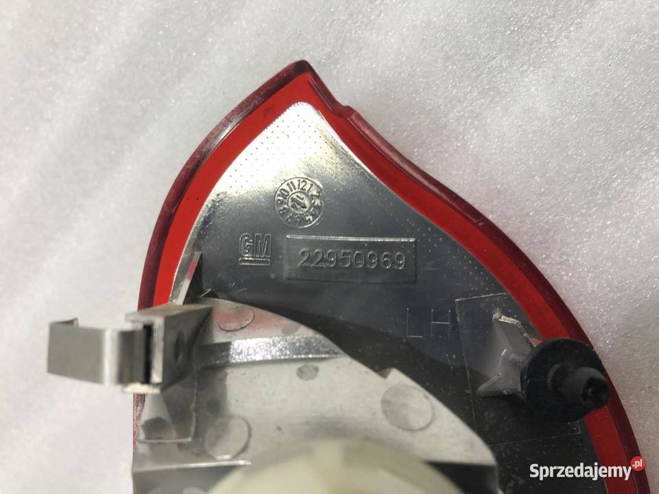 LAMPKA LEWY TYŁ KOMBI OPEL INSIGNIA A 22950969 Pozostałe