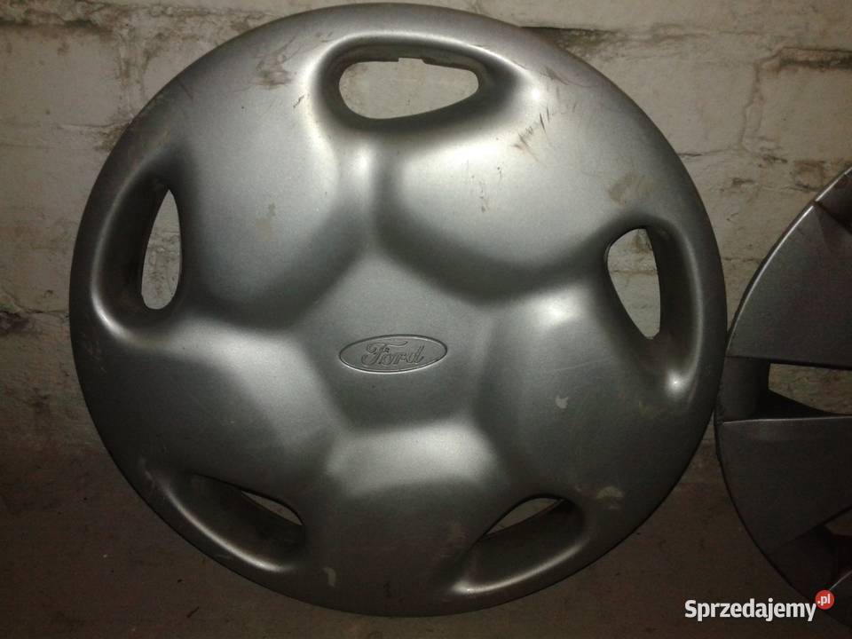 Kołpaki Ford 1516 i Fiat 13 osobowe Starogard Gdański sprzedam
