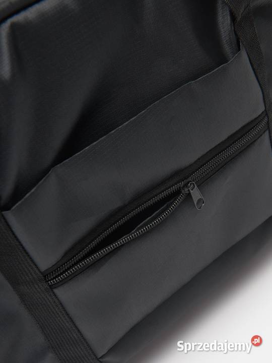 czarna torba podróżna Sinsay