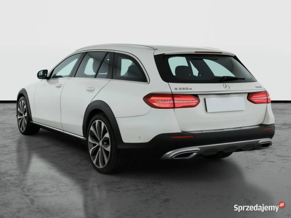 Mercedes E E 220 d 4MATIC światła LED