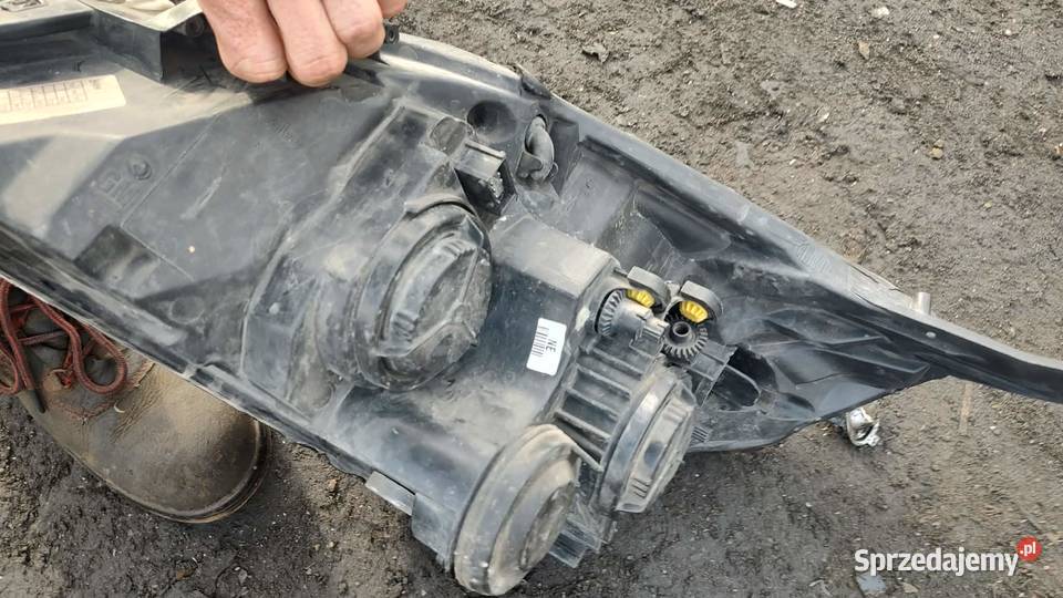 Reflektor lampa lewa prawa przód przednia Opel osobowe Książ Wielkopolski sprzedam